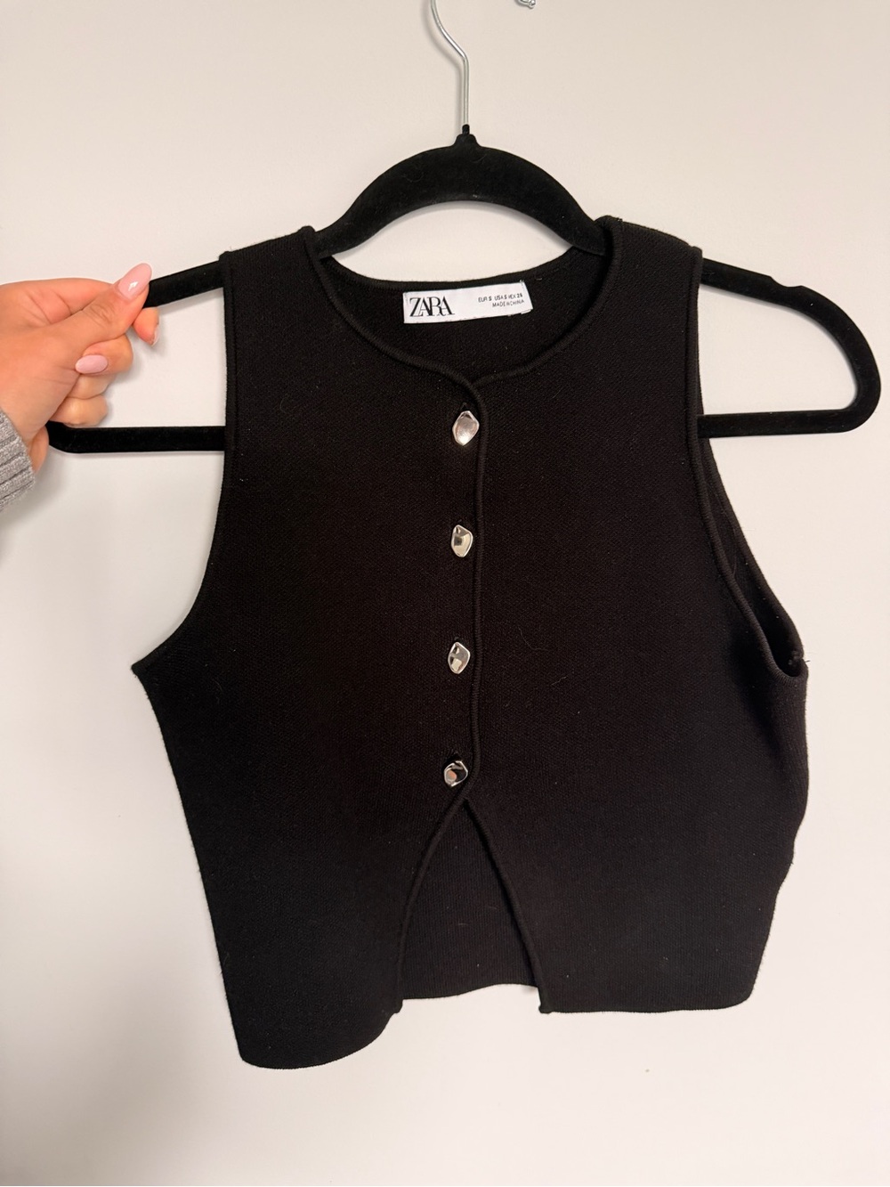 ZARA Black Sleeveless Knit Button Vest